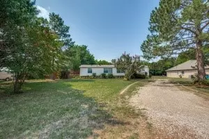504 Howard Dr, Lake Dallas, TX 75065