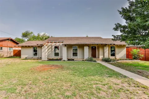 3821 Blue Trace Ln, Farmers Branch, TX 75244