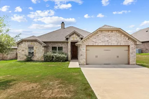 313 Red Dr, Aledo, TX 76008