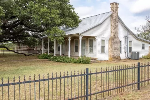 4900 Little Rd, Granbury, TX 76049