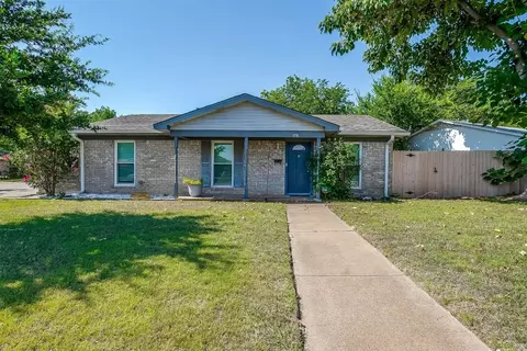 1778 Continental Dr, Blue Mound, TX 76131