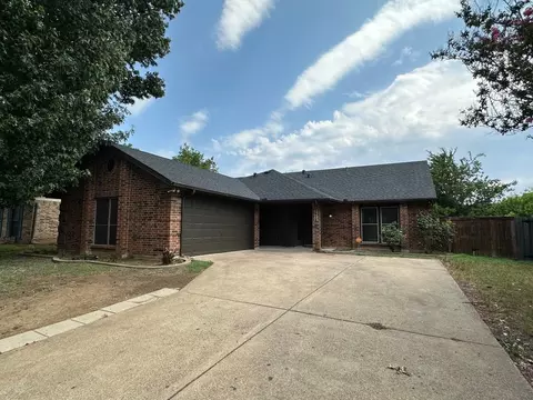 2912 Woodlark Dr, Fort Worth, TX 76123