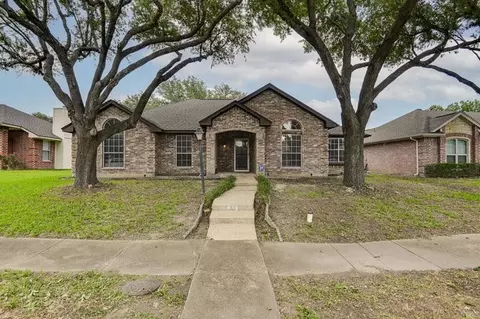 636 Edgewood Dr, Lancaster, TX 75146
