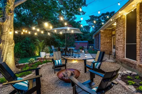 8627 Darrington Dr, Dallas, TX 75249