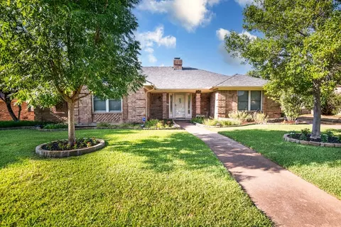 2016 Ridgewood, Bedford, TX 76021