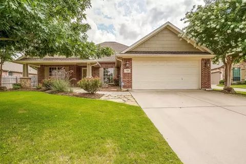 708 Lone Oak Ct, Burleson, TX 76028