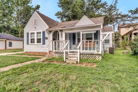 107 S College St, Lindale, TX 75771
