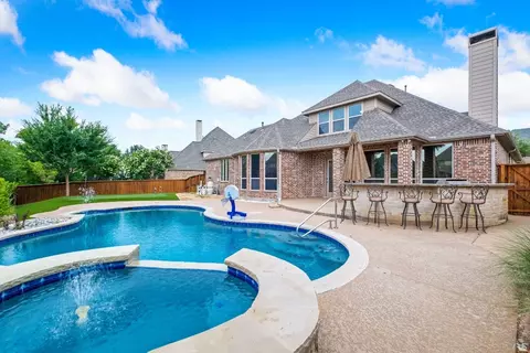 712 Kimbro Ave, Lantana, TX 76226