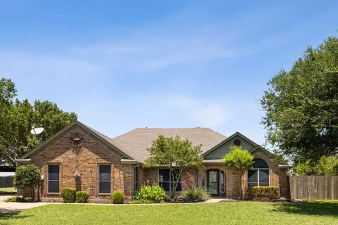 8081 Mavis Ave, Waxahachie, TX 75167