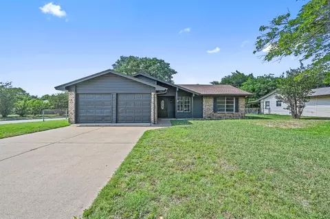 809 Lisa Ln, Cedar Hill, TX 75104