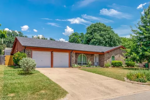 3720 Holland Dr, North Richland Hills, TX 76180