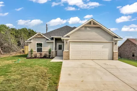904 Colorado River Dr, Granbury, TX 76048