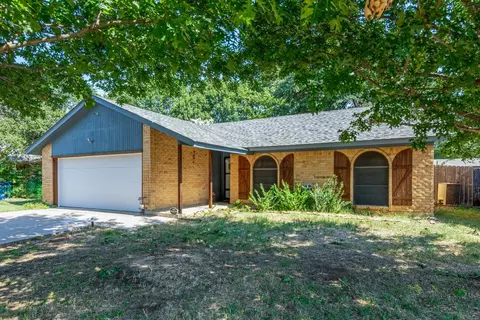 6533 Meadowview Ln, Watauga, TX 76148