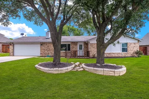 730 Meadow Lake Dr, Lakewood Village, TX 75068