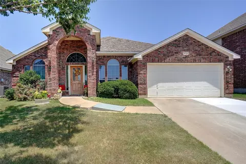 4756 Ocean Dr, Fort Worth, TX 76123
