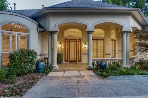 2718 Maple Springs Blvd, Dallas, TX 75235
