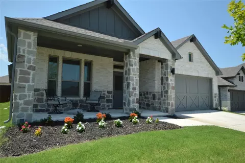 316 Scenic Point Dr, Princeton, TX 75407
