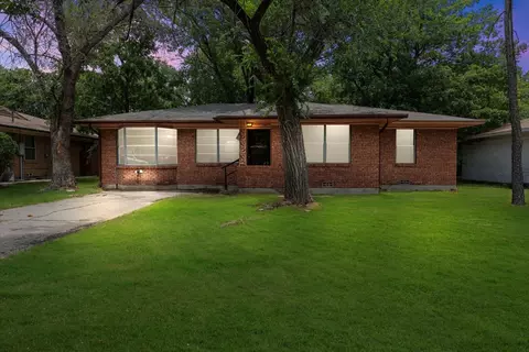 3308 Avon Dr, Denton, TX 76209