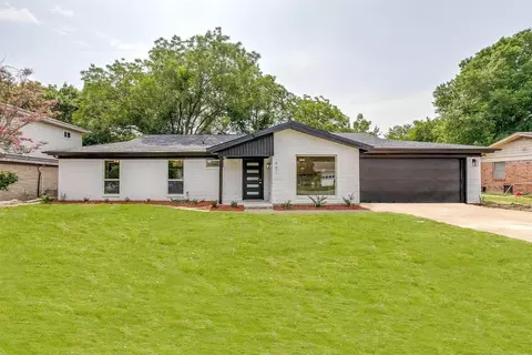 901 Livingston Dr, Hurst, TX 76053
