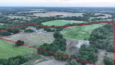 660 Smith Rd, Springtown, TX 76082 photo 3