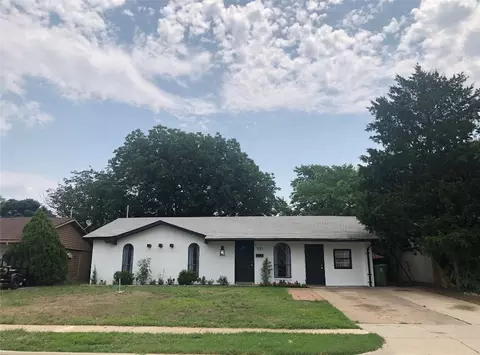 1131 Eastwood Dr, Lewisville, TX 75067