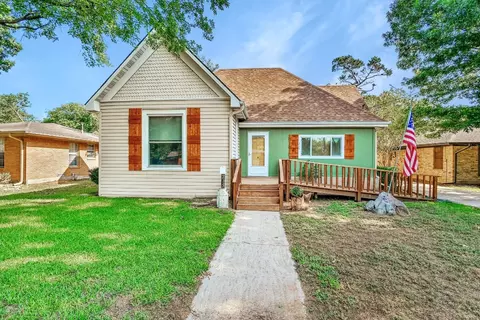 215 North Ave, Whitesboro, TX 76273