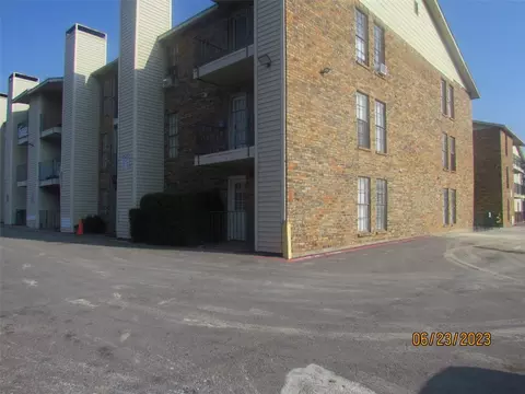 9520 Royal Ln #111, Dallas, TX 75243
