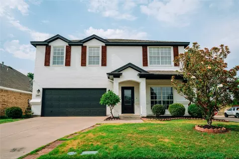 8900 Saranac Trl, Fort Worth, TX 76118