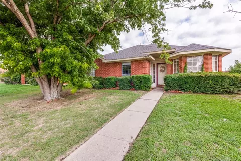 2849 Coral Dr, Lancaster, TX 75146