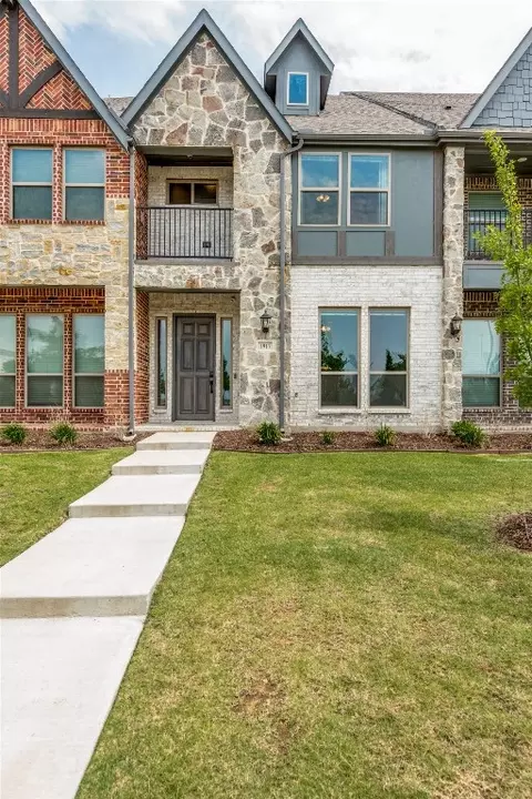 1917 Wittington Pl, Farmers Branch, TX 75234