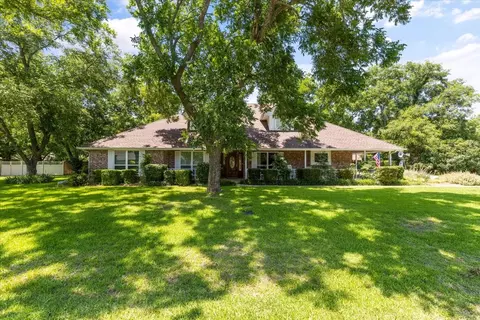 5817 Long Dr, Granbury, TX 76049