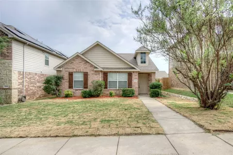 8939 Redford Rd, Cross Roads, TX 76227