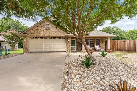 1028 Roberts Bend Ct, Granbury, TX 76048