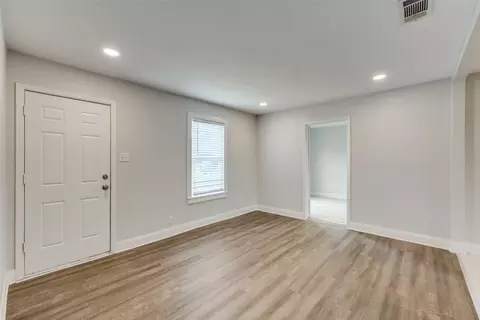 2712 34th St, Fort Worth, TX 76106