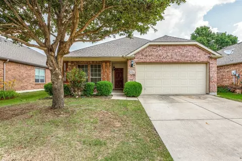 8901 Sierra Trl, Cross Roads, TX 76227