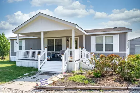 137 Clayton Rd, Azle, TX 76020