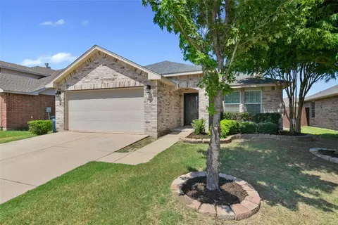 12717 Northern Pine Dr, Fort Worth, TX 76244