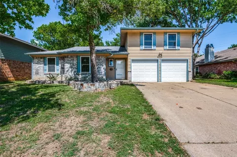 6009 Parkmeadow Dr, Arlington, TX 76018