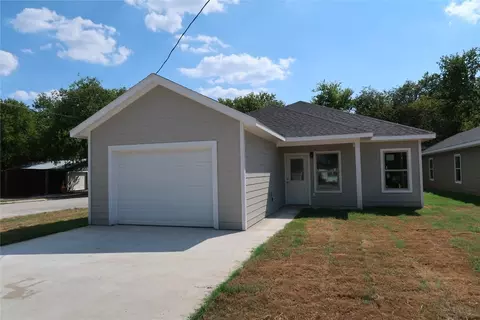 1438 E Broadway St, Gainesville, TX 76240