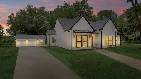 114 Pearce Dr, Pottsboro, TX 75076