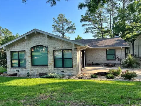 1019 Kiowa W Dr, Lake Kiowa, TX 76240