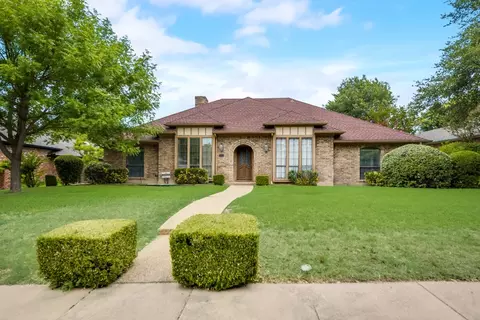 9915 Candlebrook Dr, Dallas, TX 75243