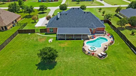 1297 W Secretariat Dr, Terrell, TX 75160