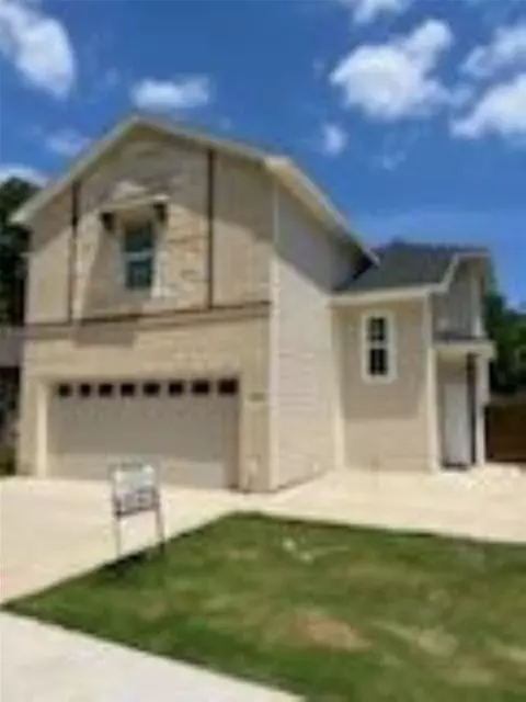 801 E 7th St, Bonham, TX 75418