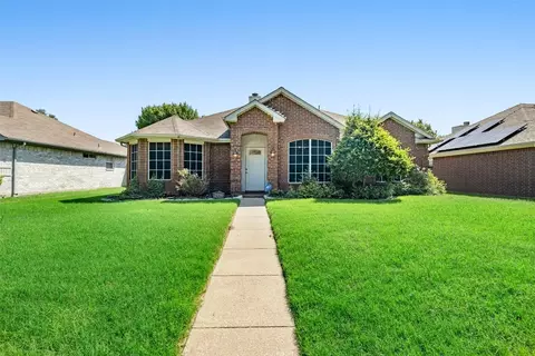 2334 Briarbrook Ln, Garland, TX 75040
