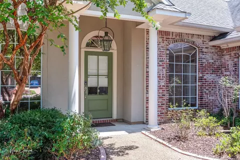 10115 Autumn Oaks Ln, Shreveport, LA 71106