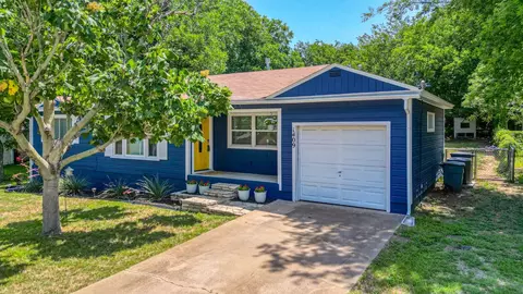 1409 S Elm St, Weatherford, TX 76086
