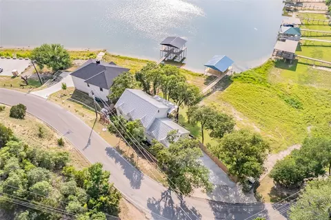 919 E Lake Dr, Weatherford, TX 76087