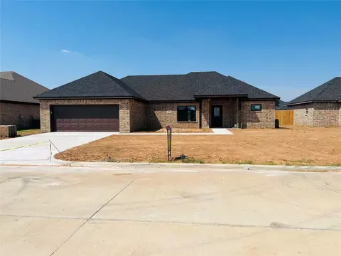 1431 Amherst St, Burkburnett, TX 76354