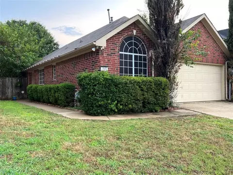 940 Plantation Dr, Lewisville, TX 75067